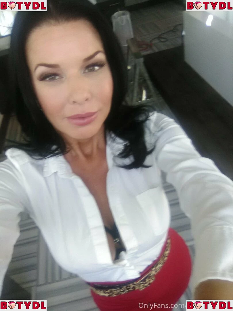 veronicaavluv Onlyfans Photo Gallery 