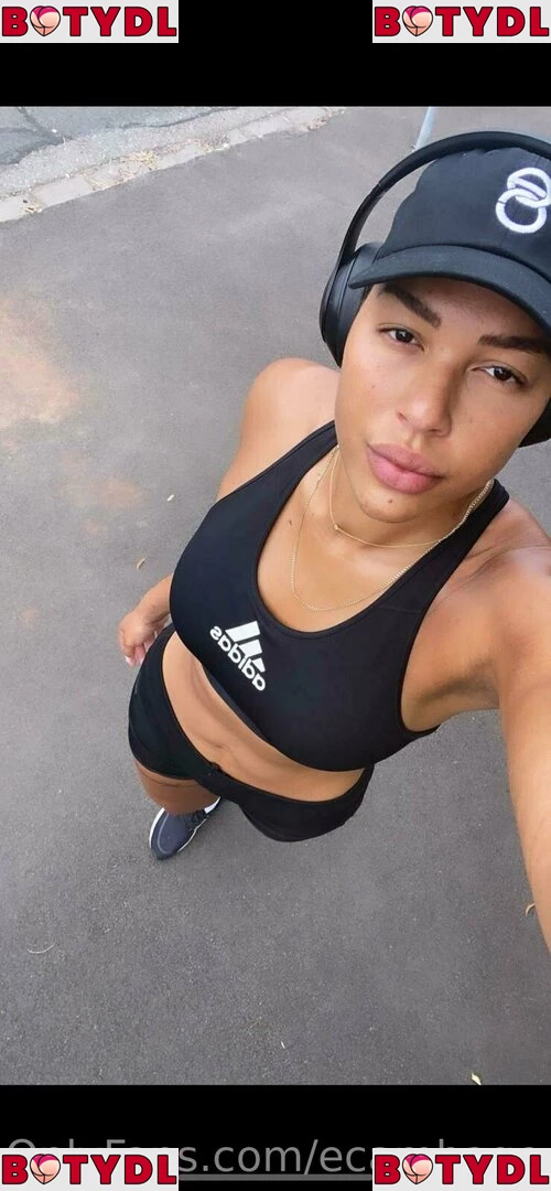 Elizabeth Cambage Onlyfans Photo Gallery 