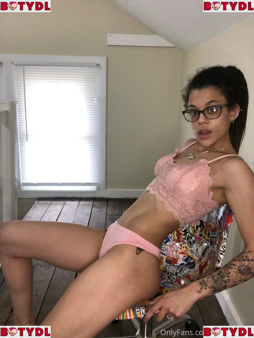 lauryn.roes Onlyfans Photo Gallery 