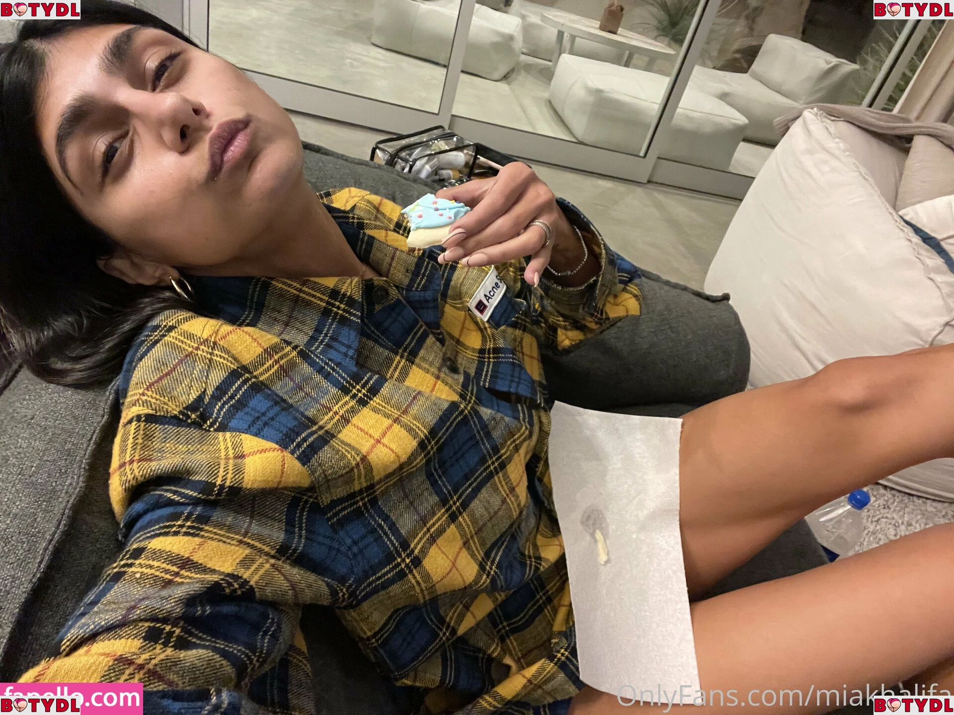 miakhalifa Onlyfans Photo Gallery 