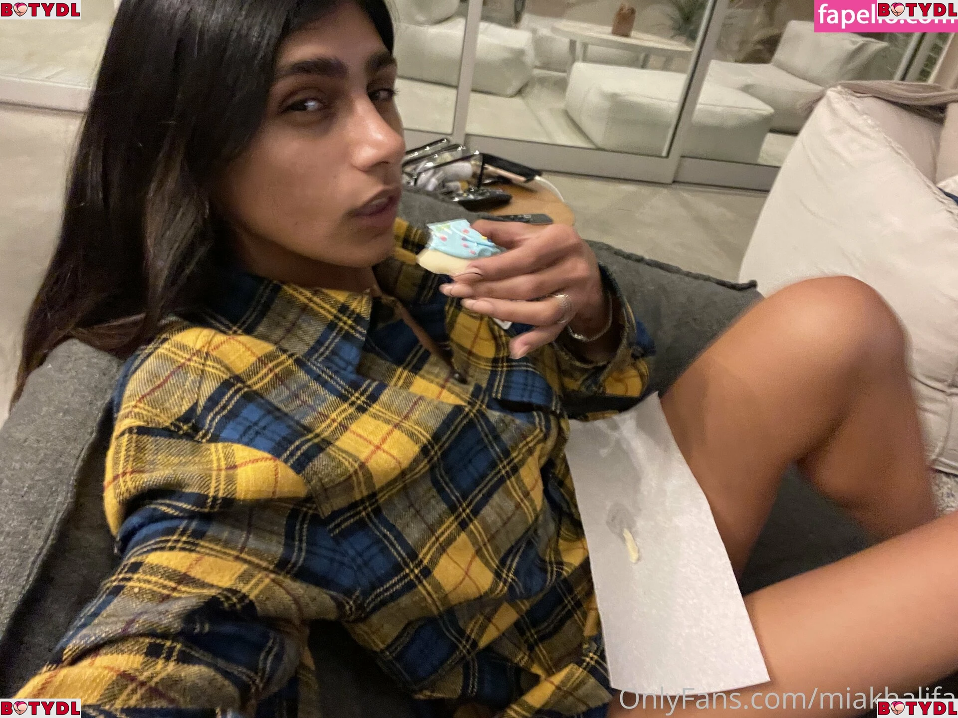 miakhalifa Onlyfans Photo Gallery 