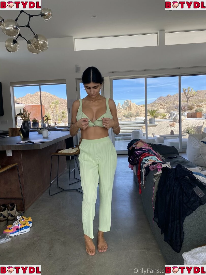 miakhalifa Onlyfans Photo Gallery 