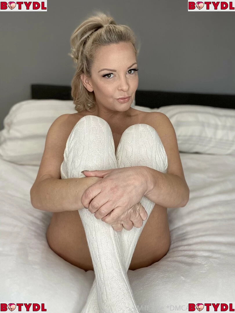 amieadams Onlyfans Photo Gallery 