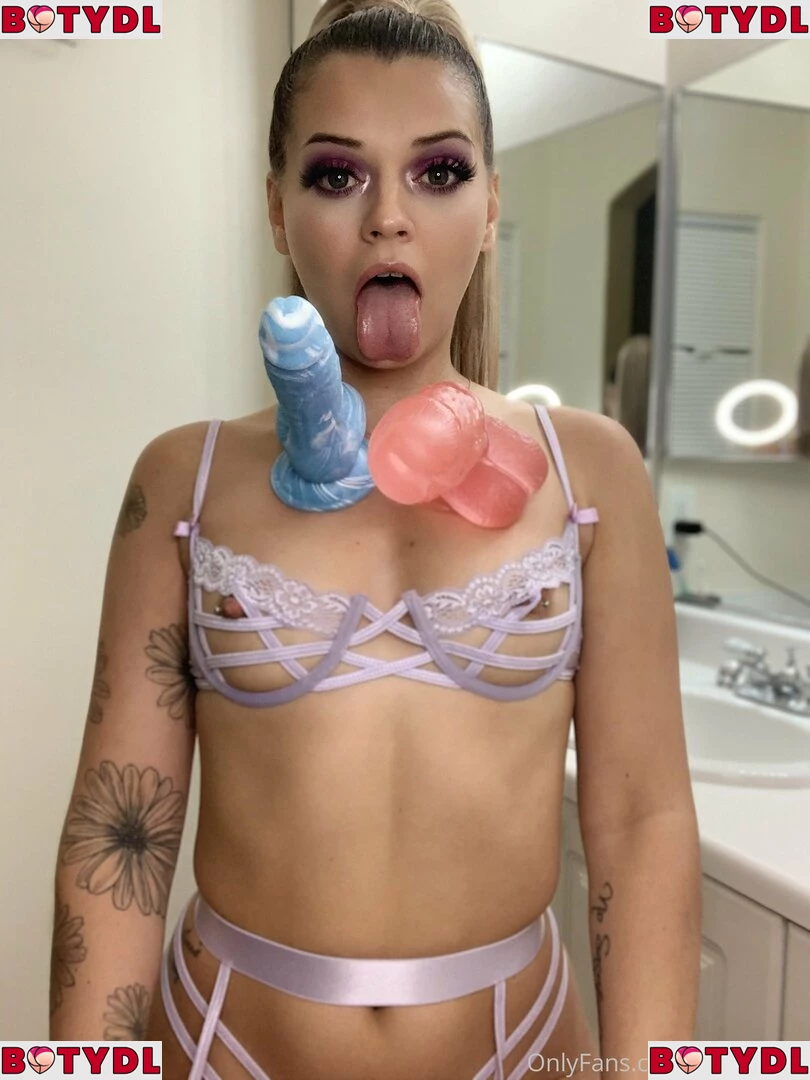 morekatie Onlyfans Photo Gallery 