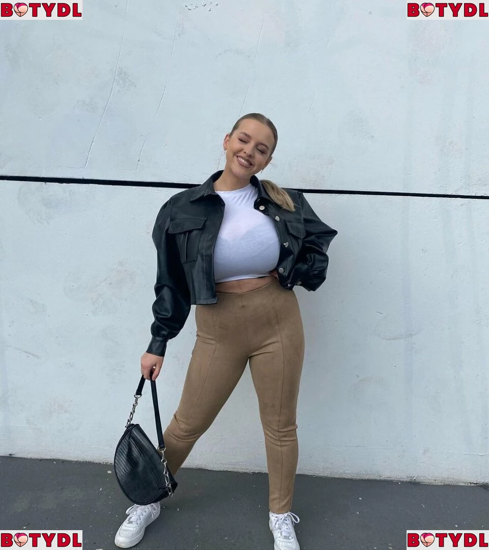 Amber Rose Brightman Onlyfans Photo Gallery 