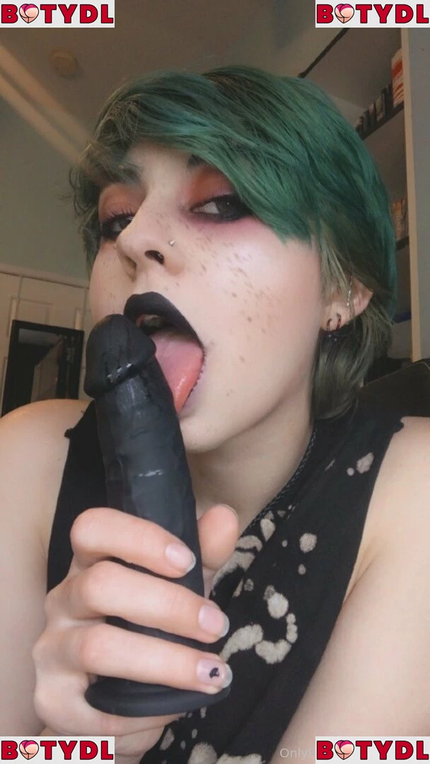 Gremlinbxtch Onlyfans Photo Gallery 