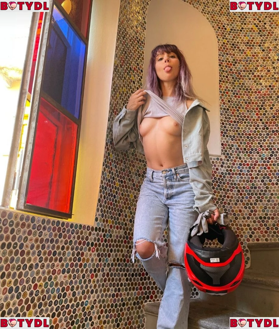 Ariel Rebel Onlyfans Photo Gallery 