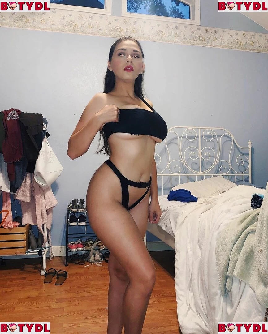 Maddy Mahmoudi Onlyfans Photo Gallery 