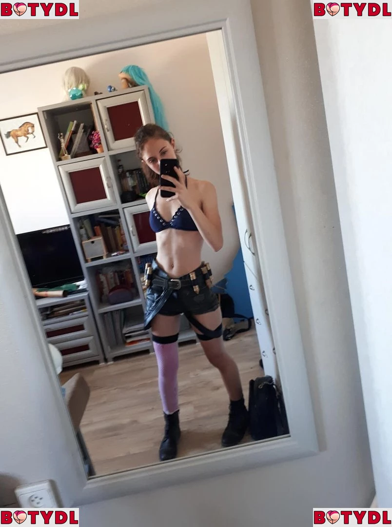 Michal Cosplay Onlyfans Photo Gallery 