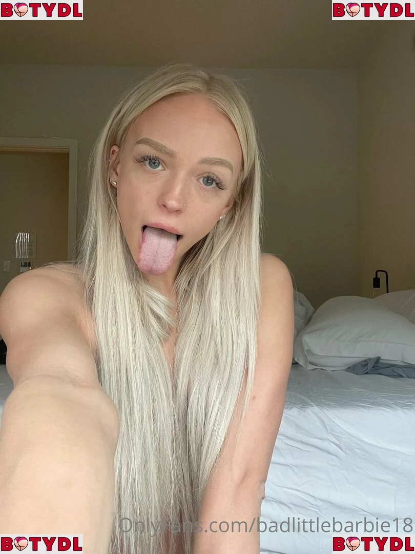 badlittlebarbie18 Onlyfans Photo Gallery 