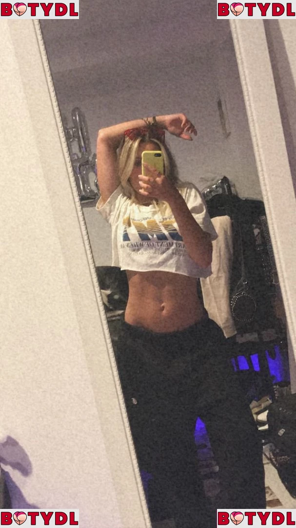 Noah Cyrus Onlyfans Photo Gallery 