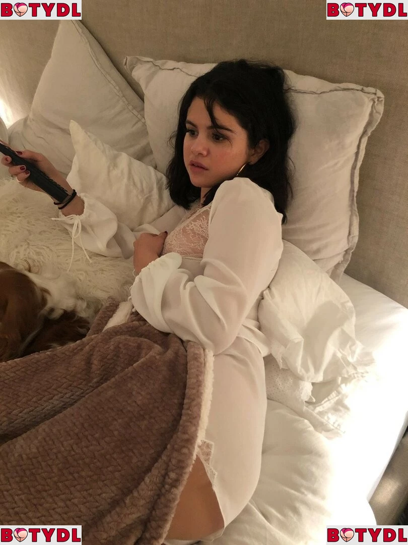 Selena Gomez Onlyfans Photo Gallery 