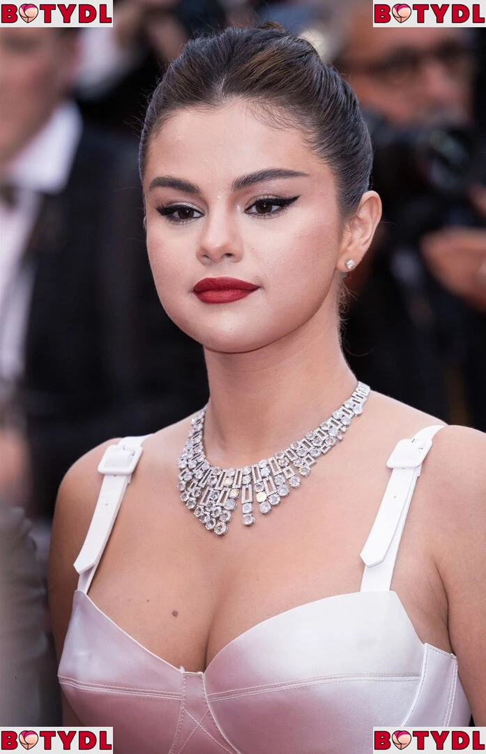 Selena Gomez Onlyfans Photo Gallery 