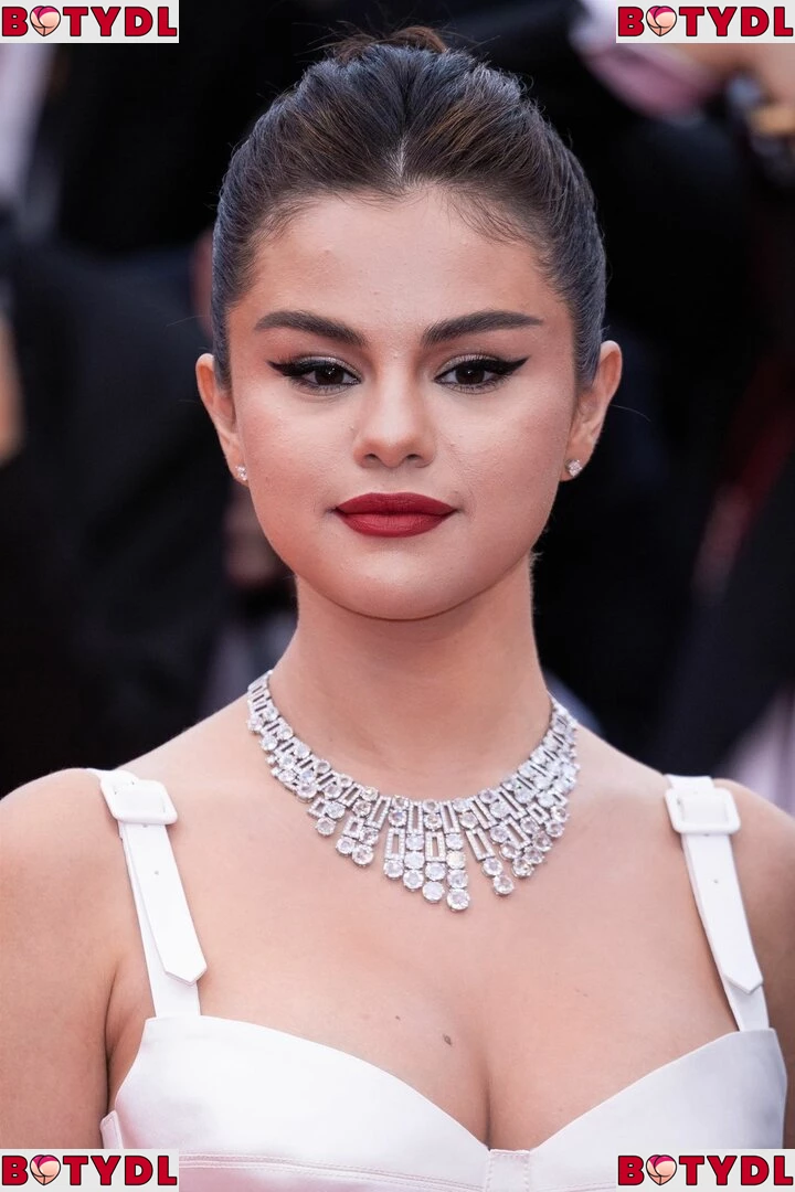 Selena Gomez Onlyfans Photo Gallery 