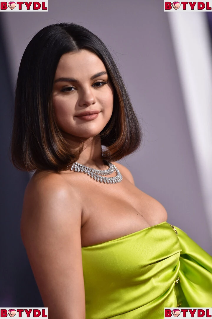 Selena Gomez Onlyfans Photo Gallery 