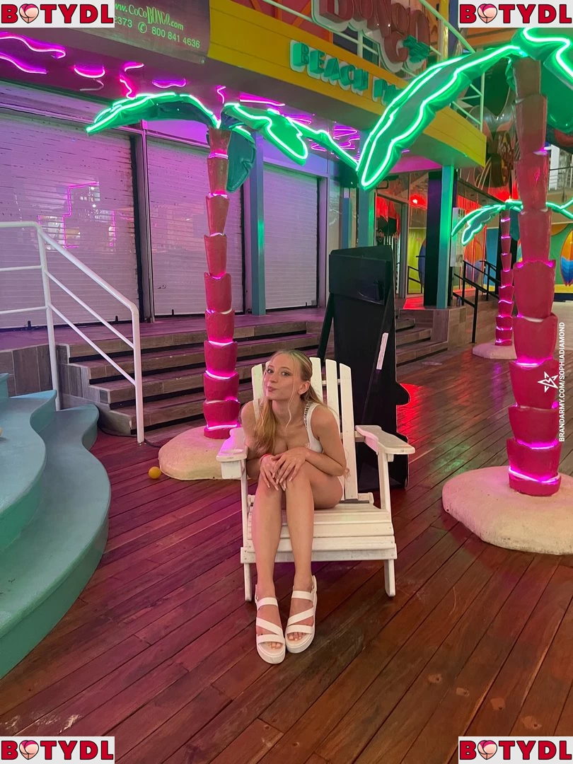 Sophia Diamond Onlyfans Photo Gallery 