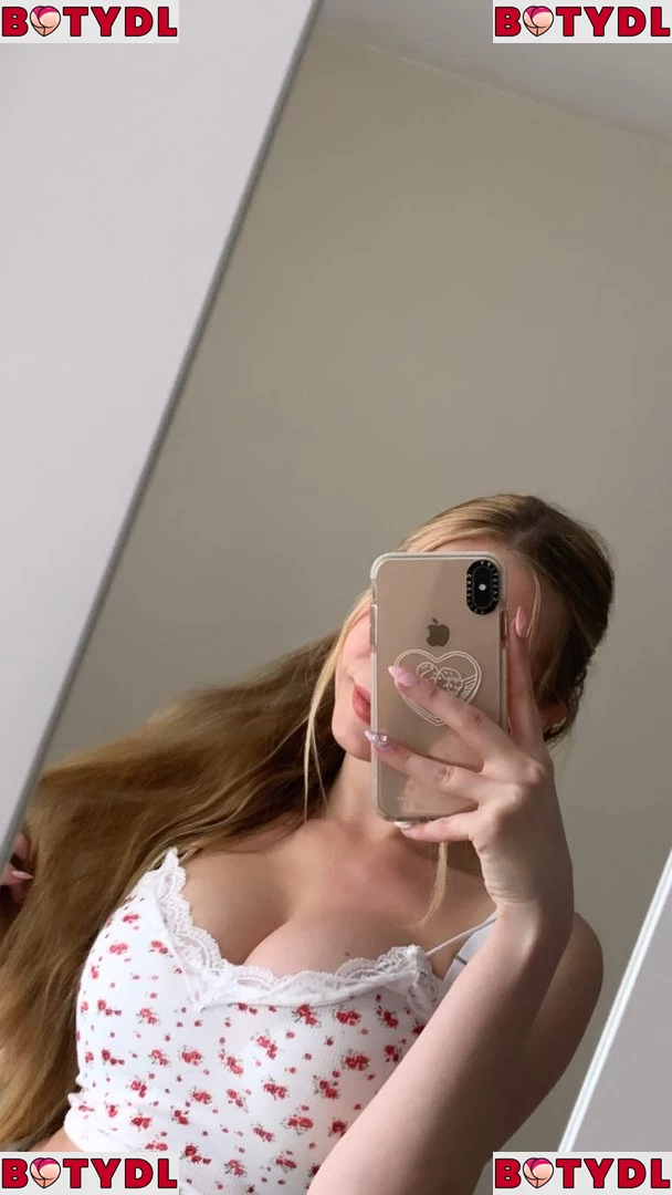 Sophia Diamond Onlyfans Photo Gallery 