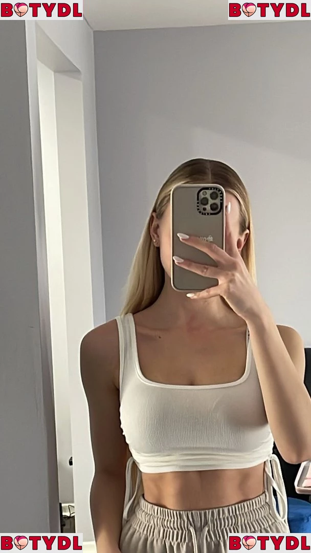 Sophia Diamond Onlyfans Photo Gallery 