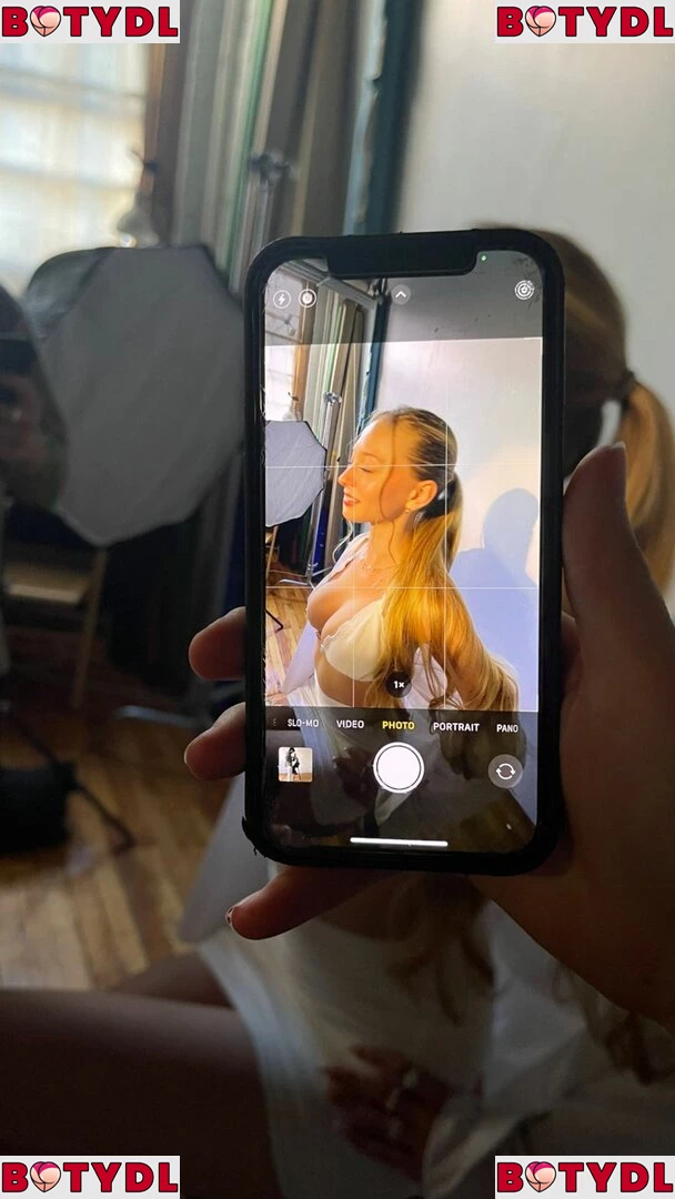 Sophia Diamond Onlyfans Photo Gallery 