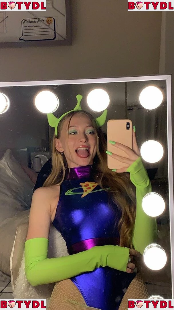 Sophia Diamond Onlyfans Photo Gallery 