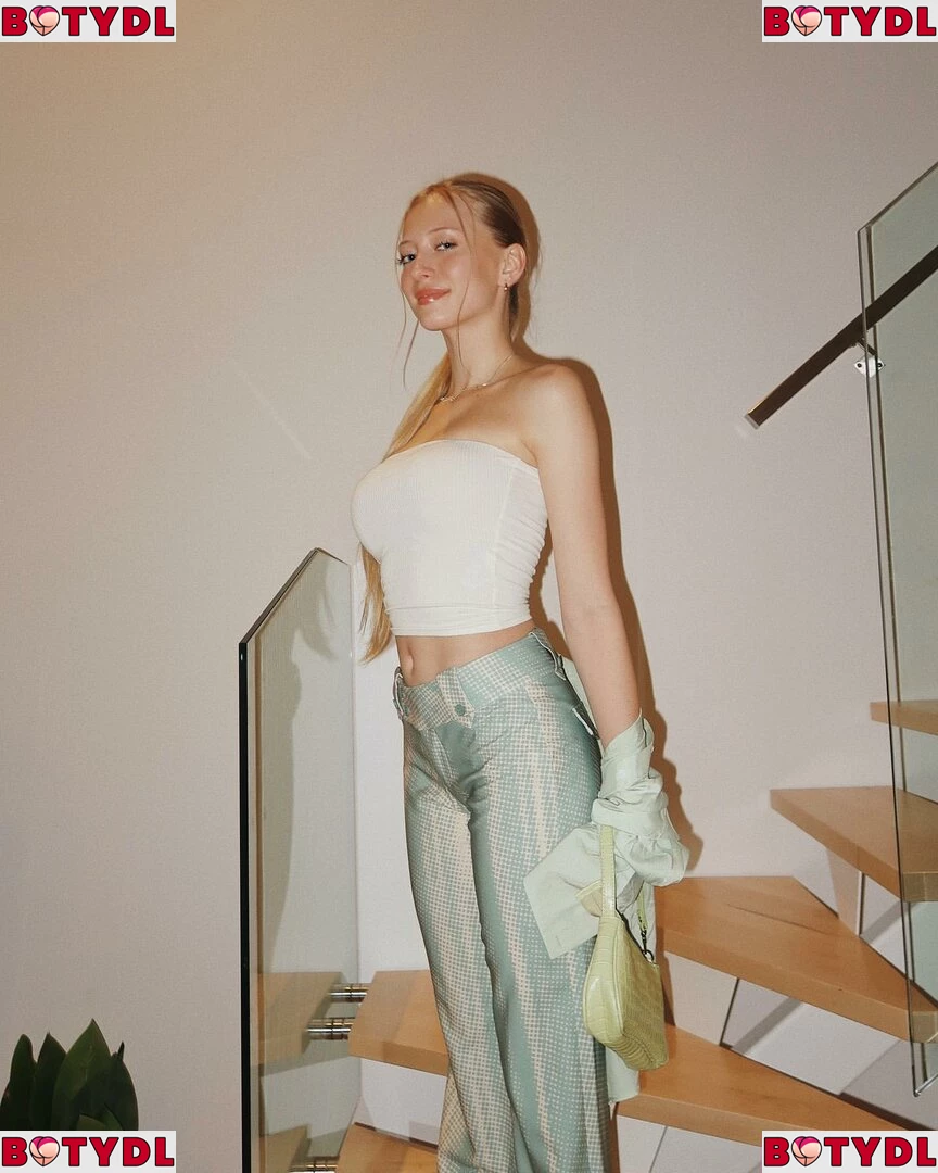 Sophia Diamond Onlyfans Photo Gallery 