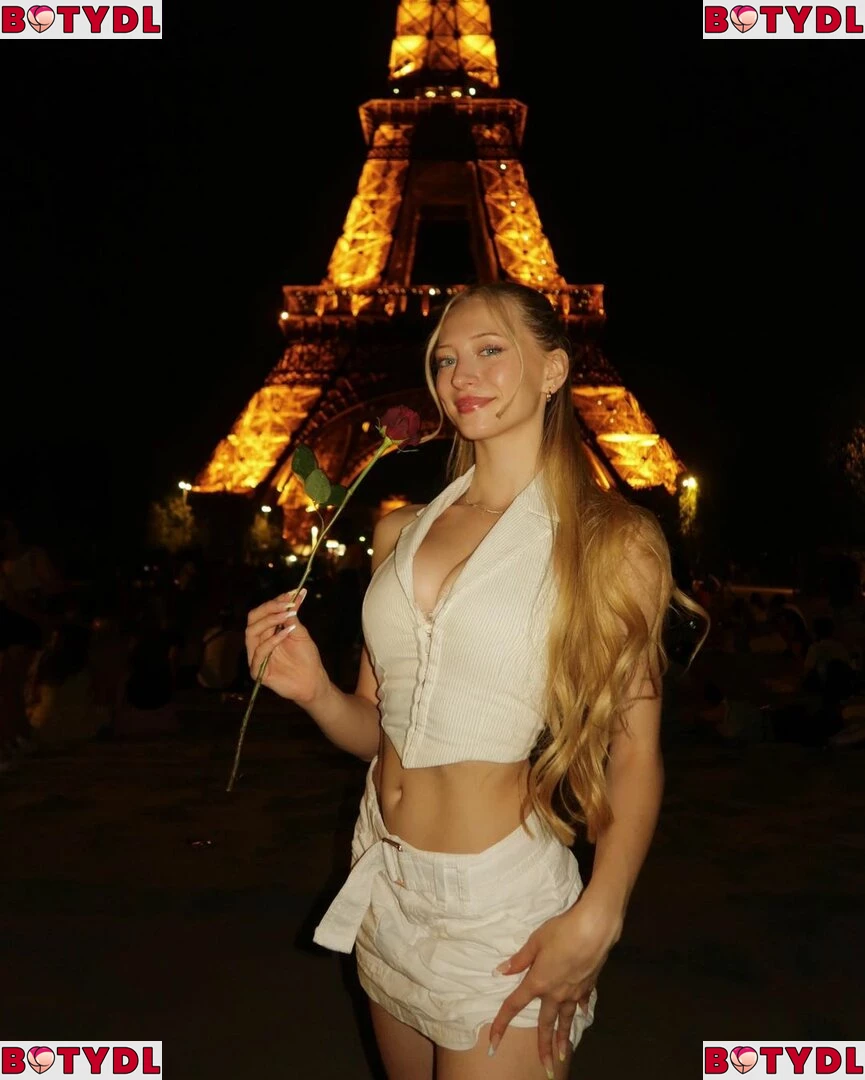 Sophia Diamond Onlyfans Photo Gallery 