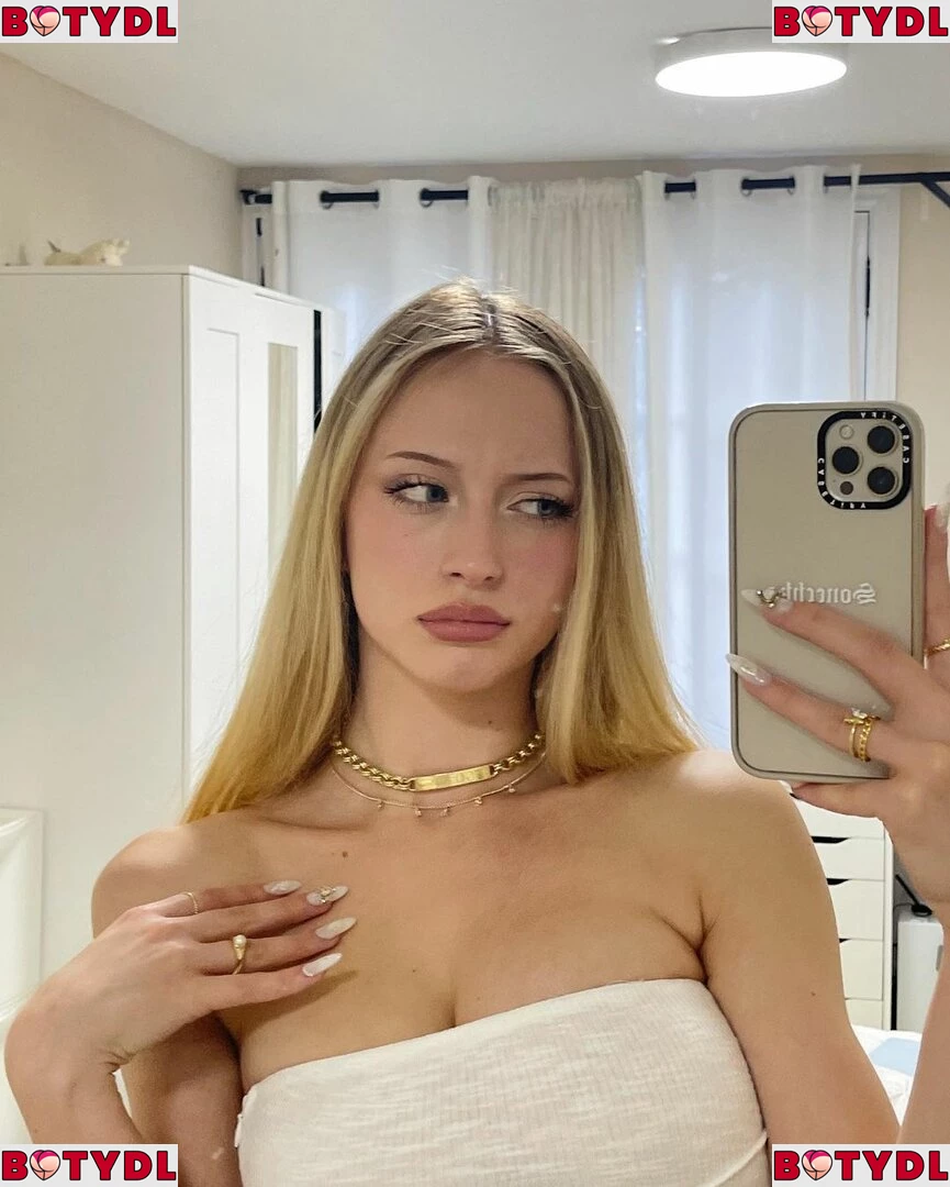 Sophia Diamond Onlyfans Photo Gallery 