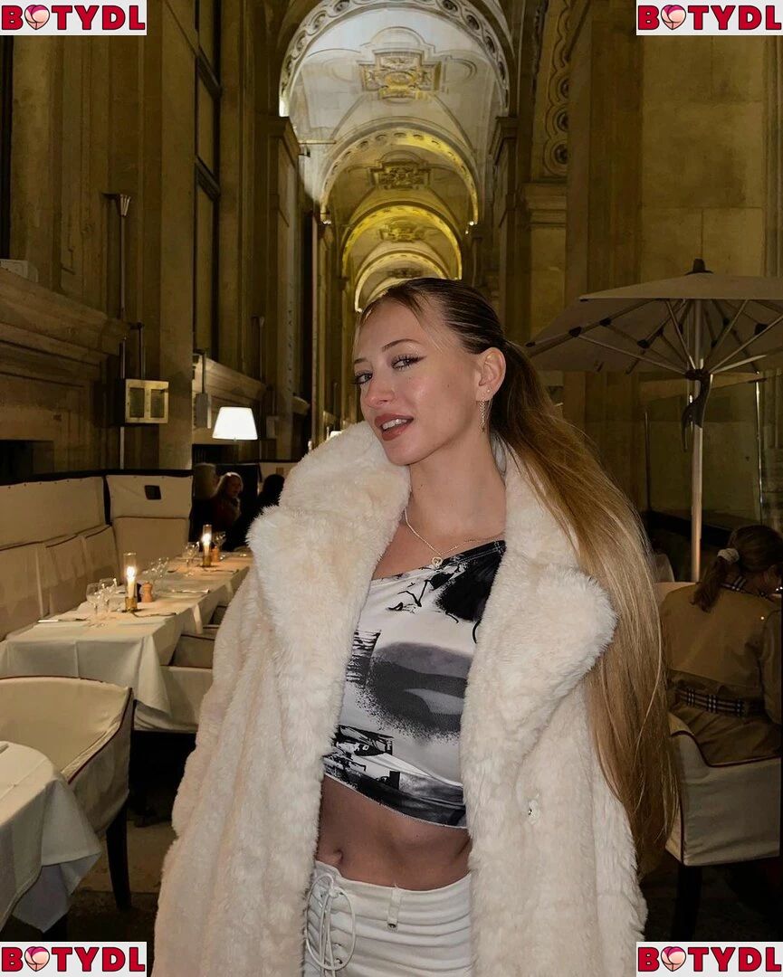 Sophia Diamond Onlyfans Photo Gallery 