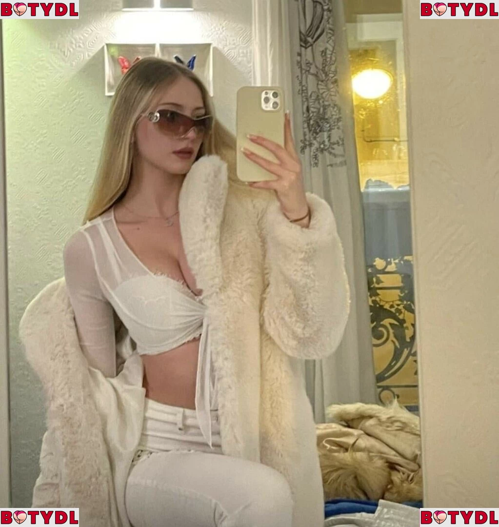 Sophia Diamond Onlyfans Photo Gallery 