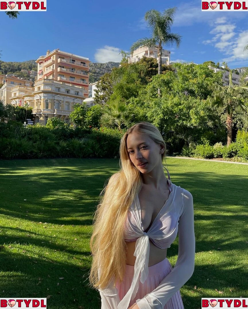 Sophia Diamond Onlyfans Photo Gallery 