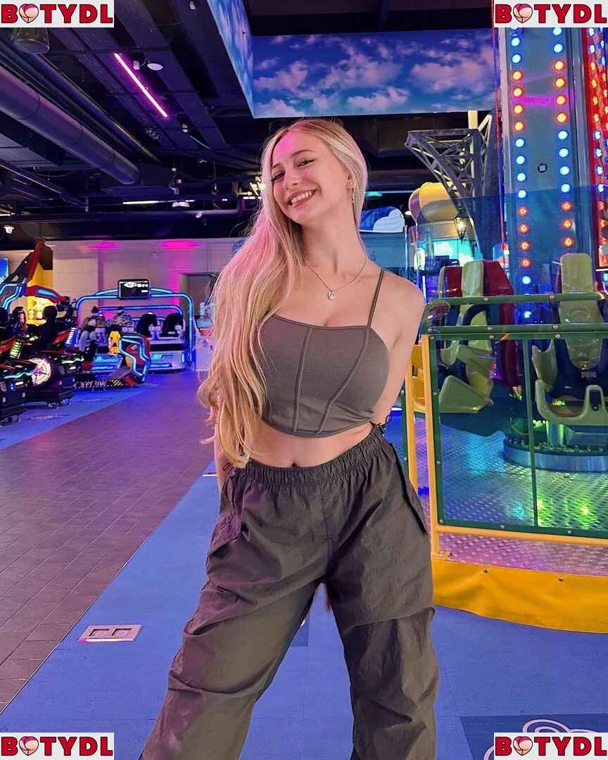 Sophia Diamond Onlyfans Photo Gallery 