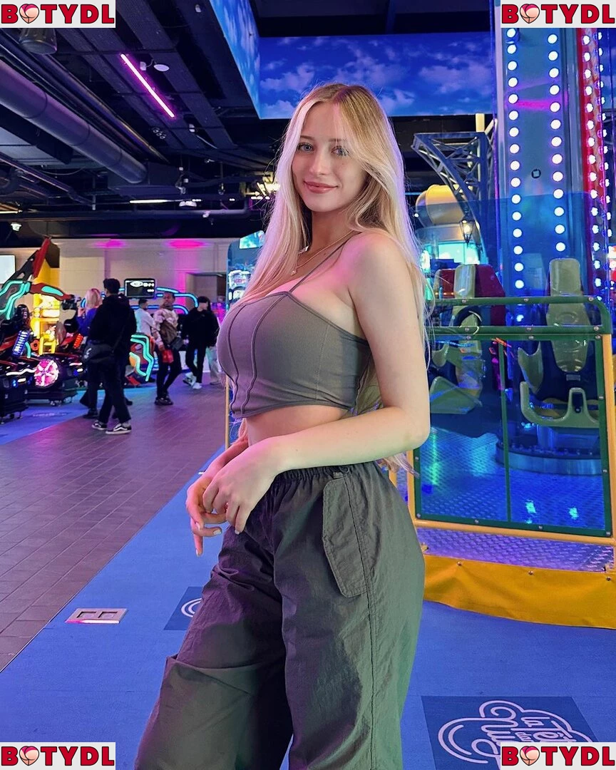 Sophia Diamond Onlyfans Photo Gallery 