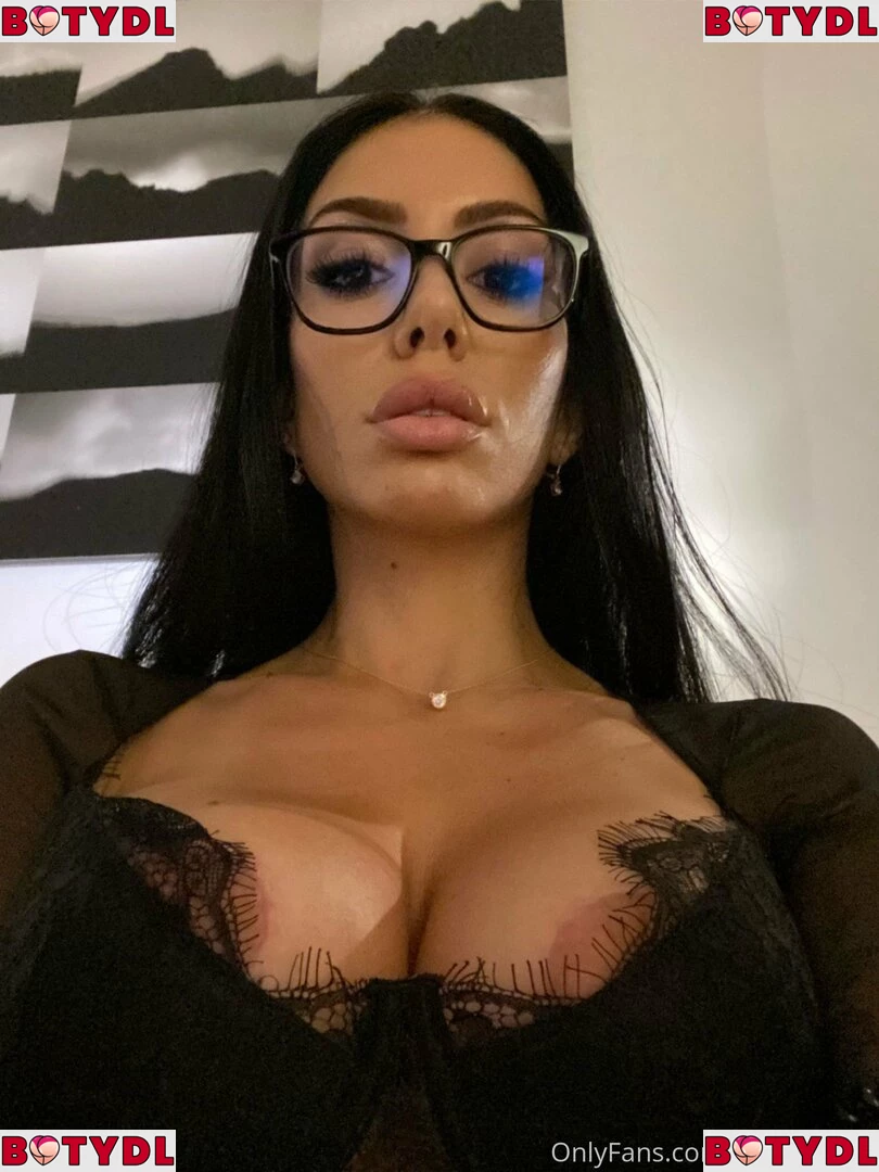 silviasiciliaxxx Onlyfans Photo Gallery 