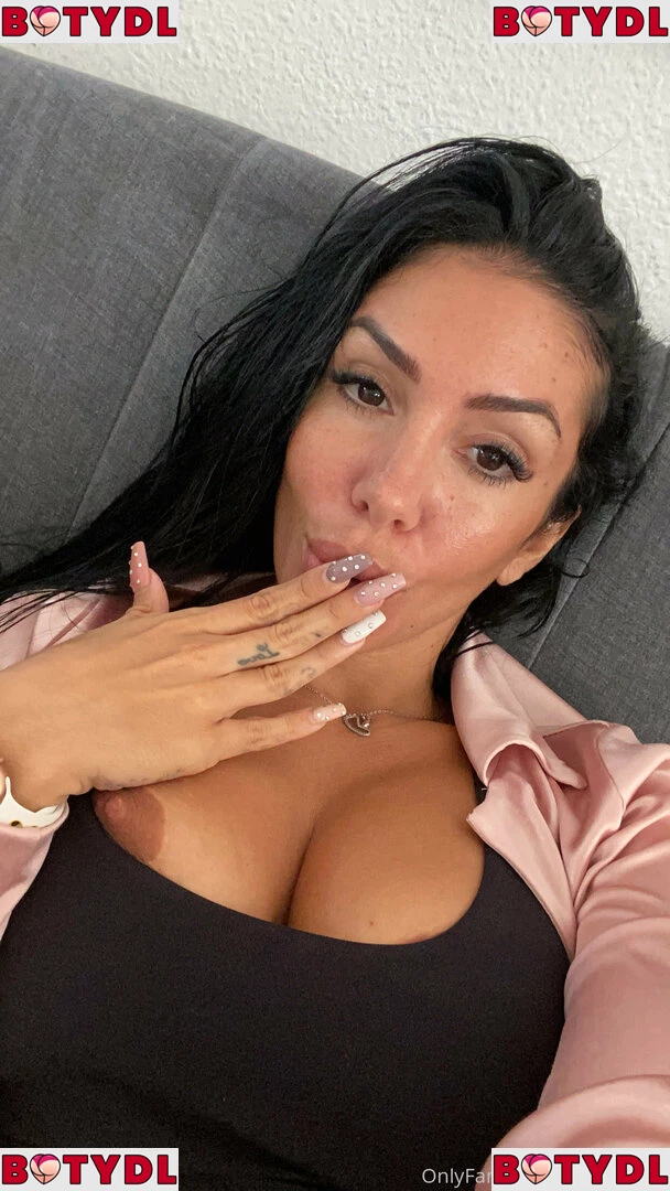 silviasiciliaxxx Onlyfans Photo Gallery 