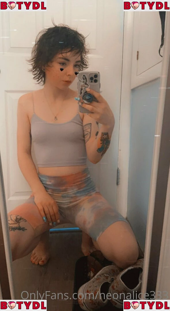 neonalice333 Onlyfans Photo Gallery 