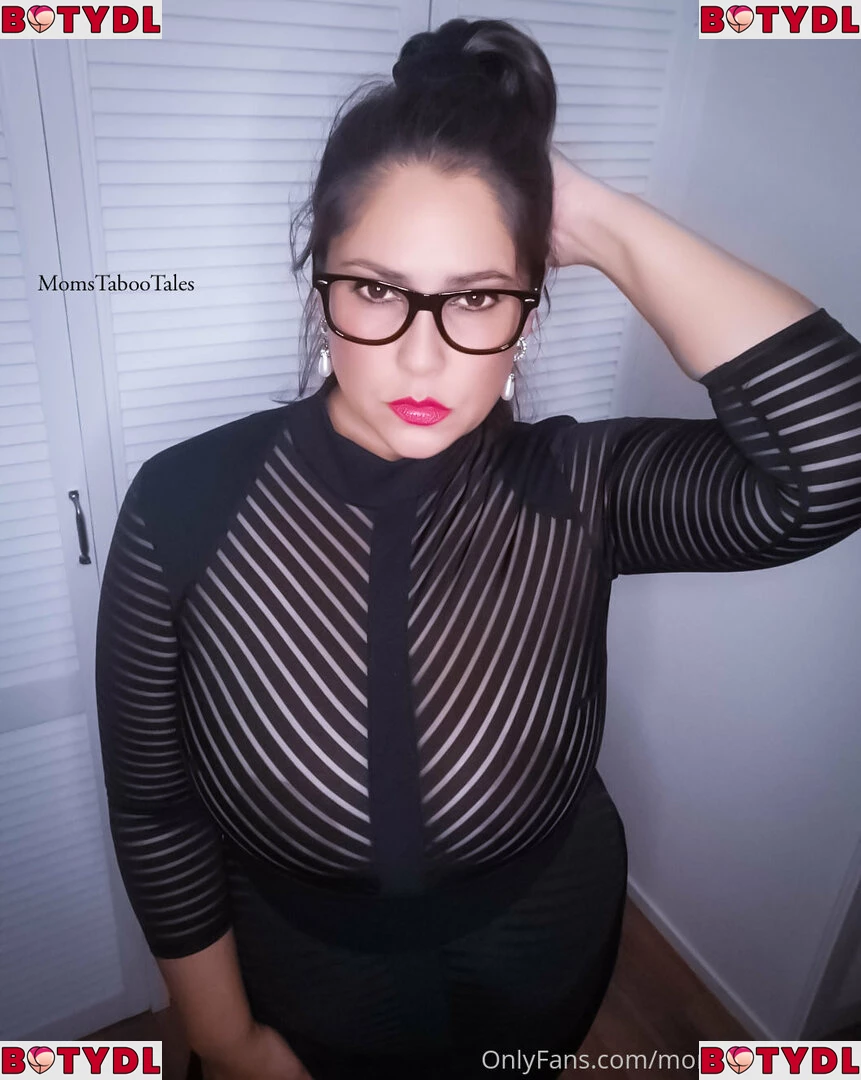 momstabootales Onlyfans Photo Gallery 