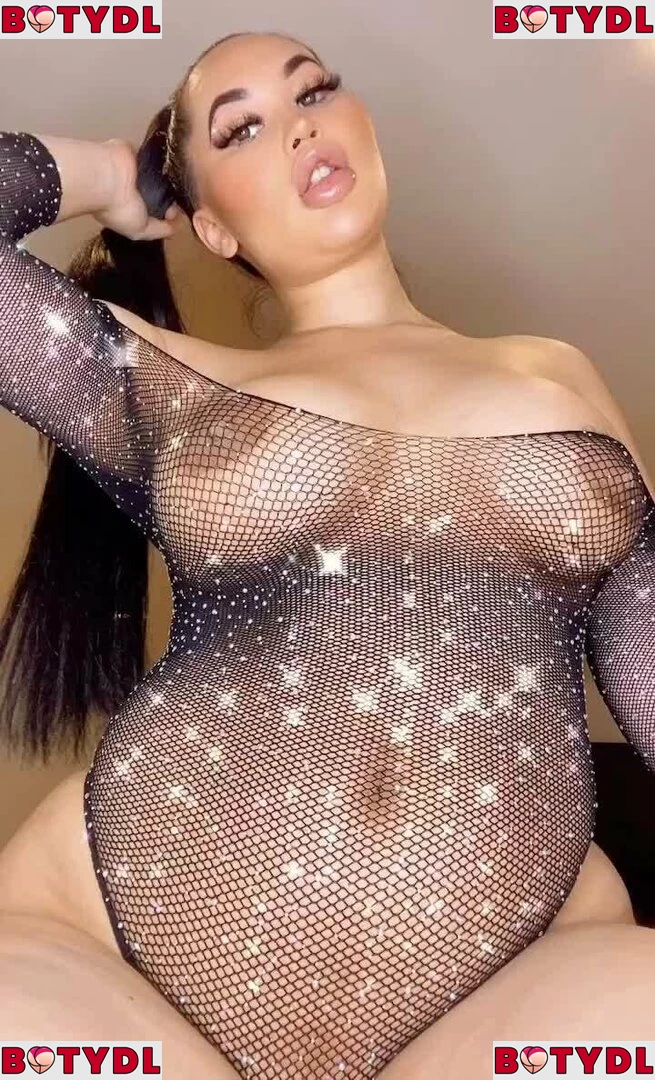 asiababyxo Onlyfans Photo Gallery 