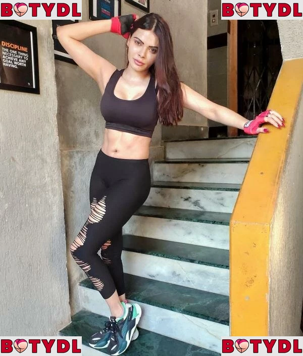 Sherlyn Chopra Onlyfans Photo Gallery 