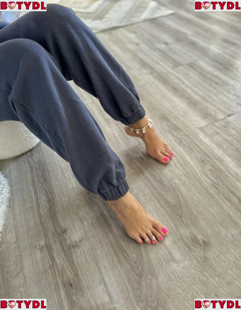 Mariefrenchgirlfeet Onlyfans Photo Gallery 