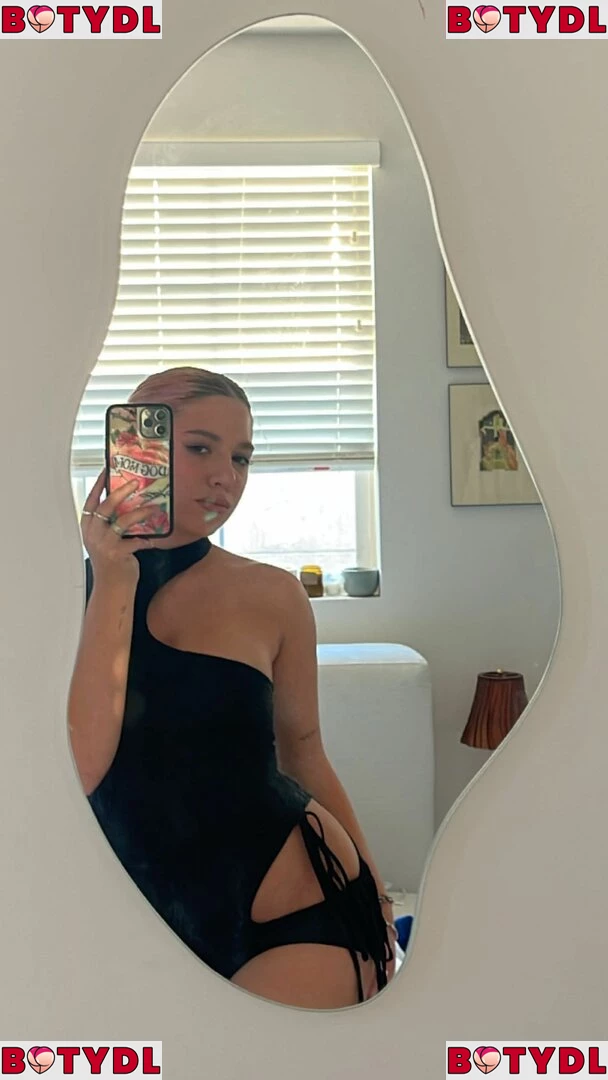 Mackenzie Ziegler Onlyfans Photo Gallery 