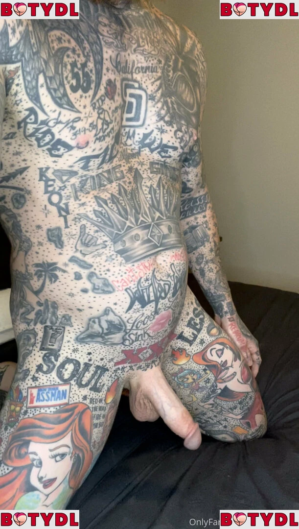 tattedgingy Onlyfans Photo Gallery 