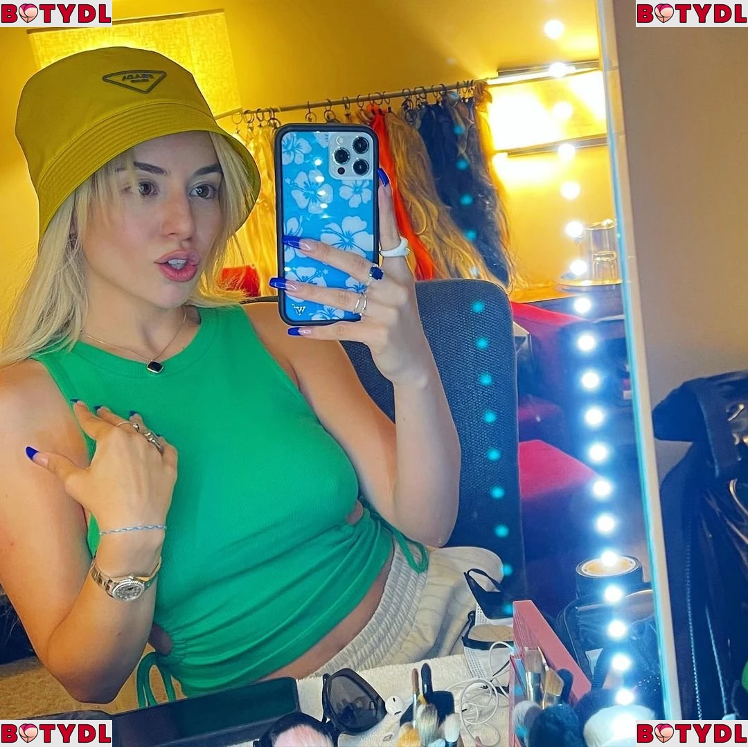 Ava Max Onlyfans Photo Gallery 