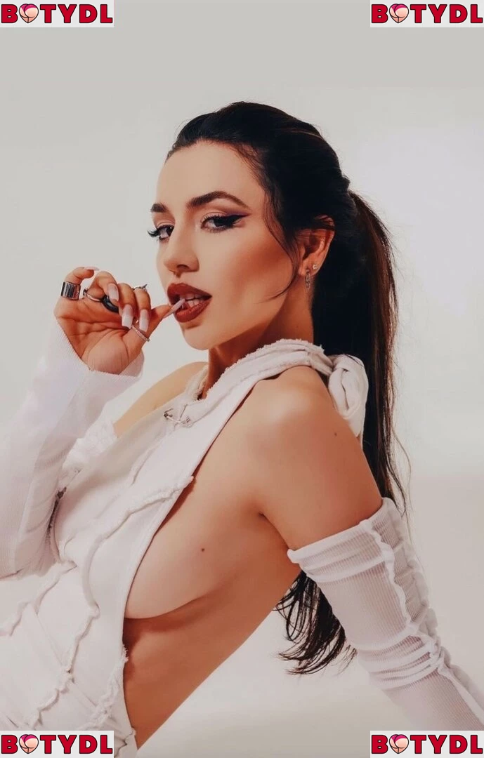 Ava Max Onlyfans Photo Gallery 