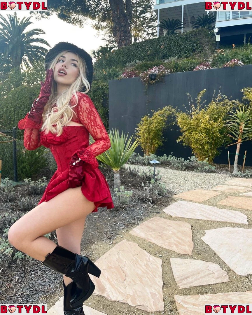 Ava Max Onlyfans Photo Gallery 