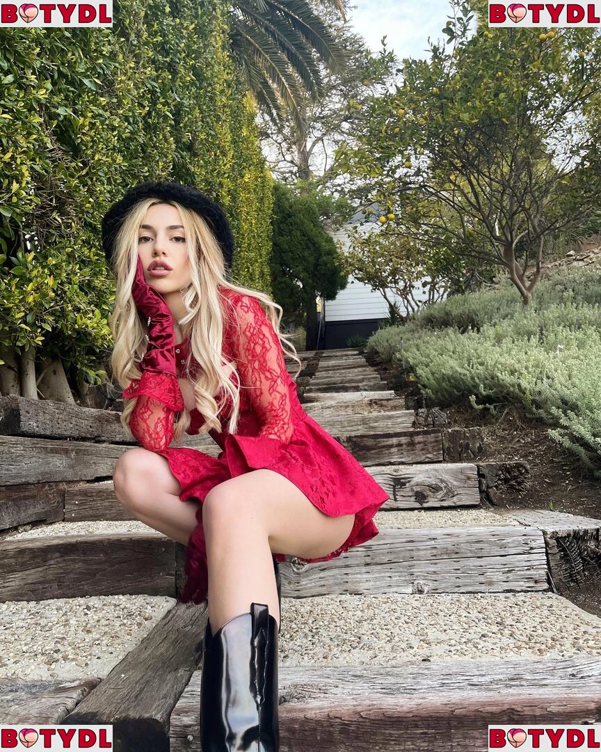 Ava Max Onlyfans Photo Gallery 