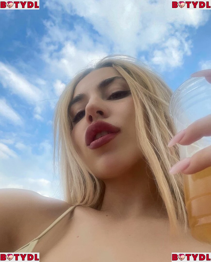 Ava Max Onlyfans Photo Gallery 