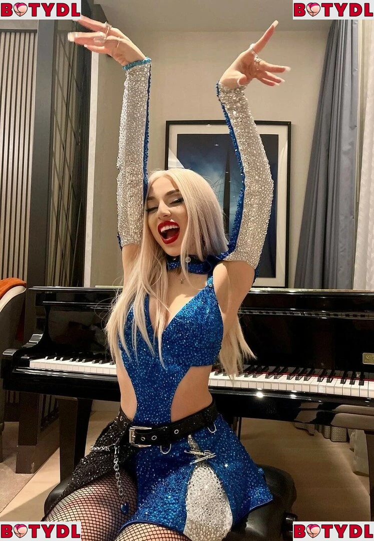 Ava Max Onlyfans Photo Gallery 