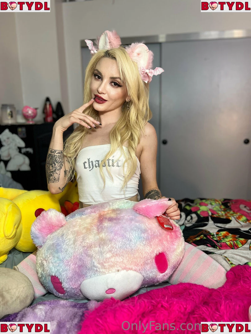 lolafae Onlyfans Photo Gallery 