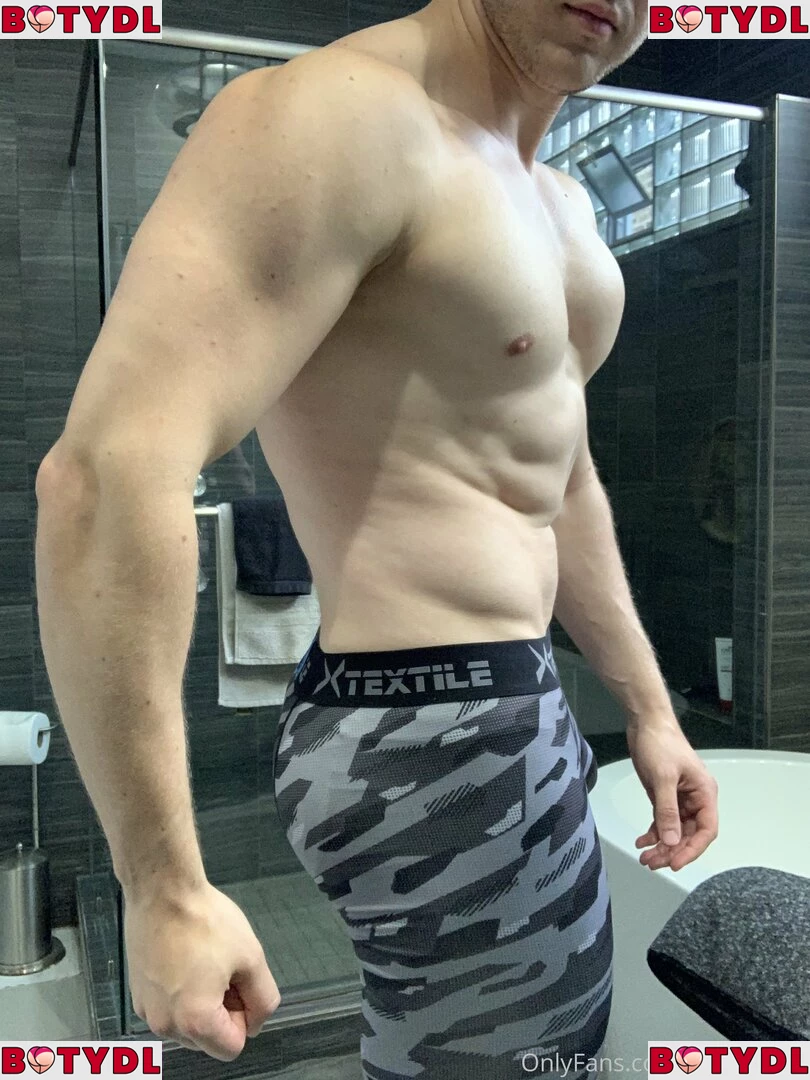 justingains Onlyfans Photo Gallery 