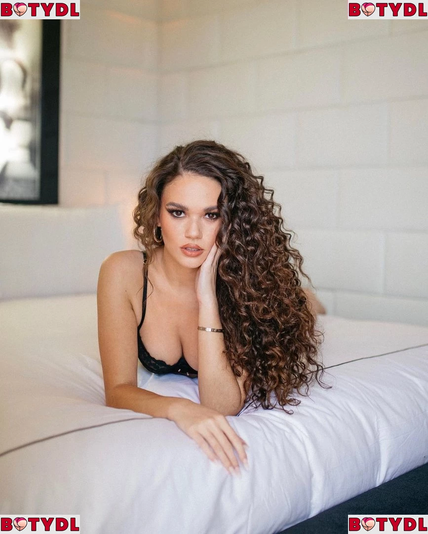 Madison Pettis Onlyfans Photo Gallery 